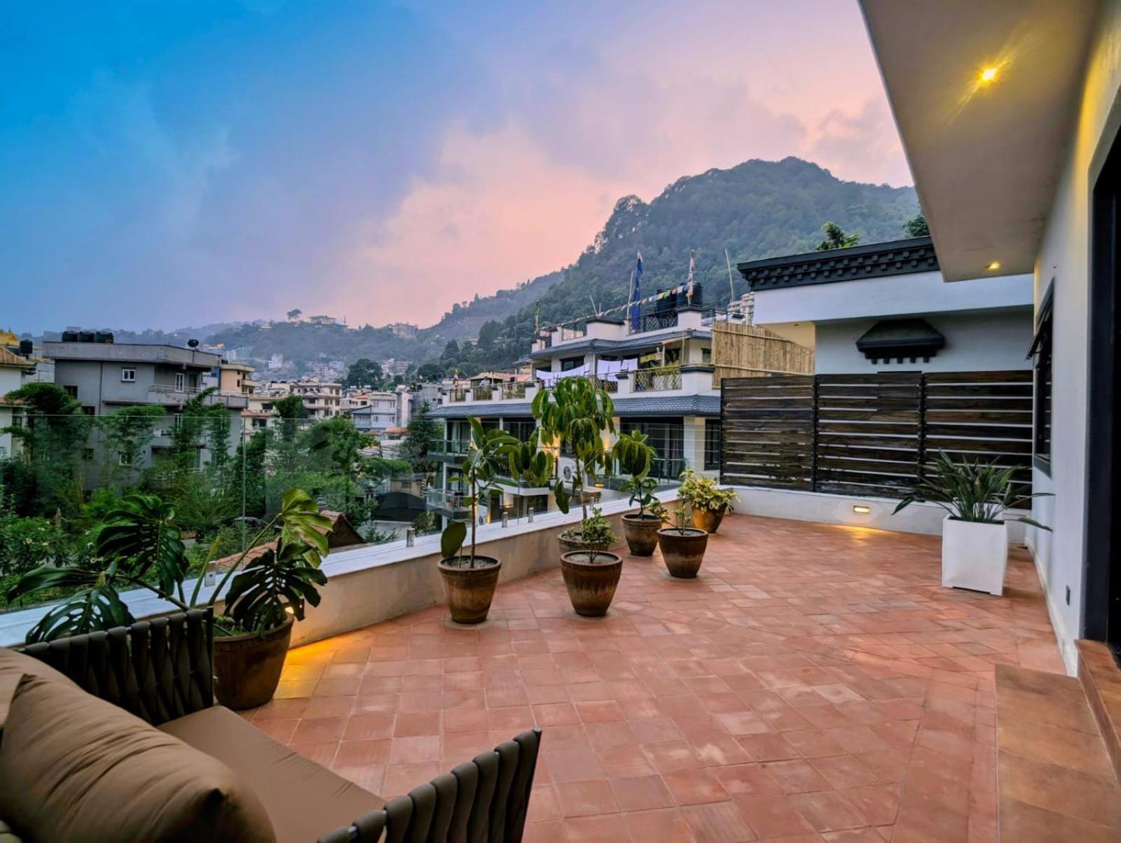 Uma Residence And Suites Kathmandu Exterior photo
